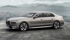 vs bmw i7 1200px