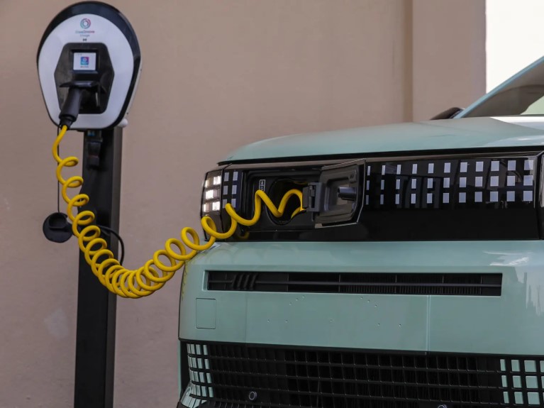 spiral charging cable