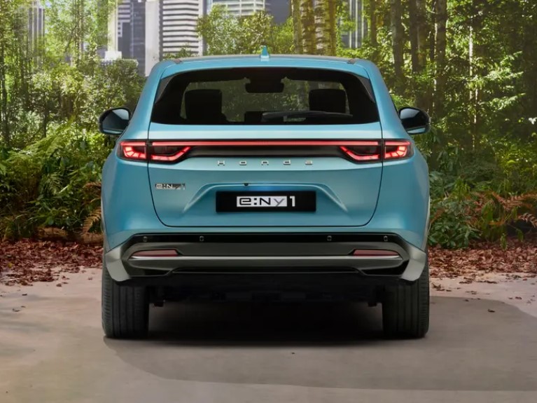 Cross traffic monitor