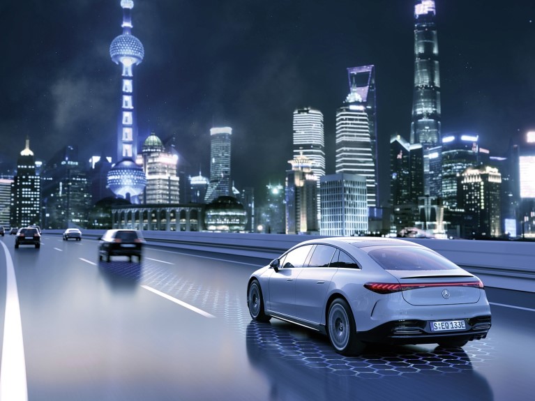 Active Distance Assist DISTRONIC