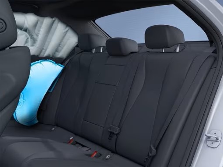 Rear airbags