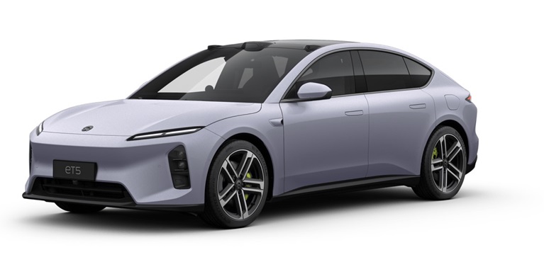 new et5 studio front