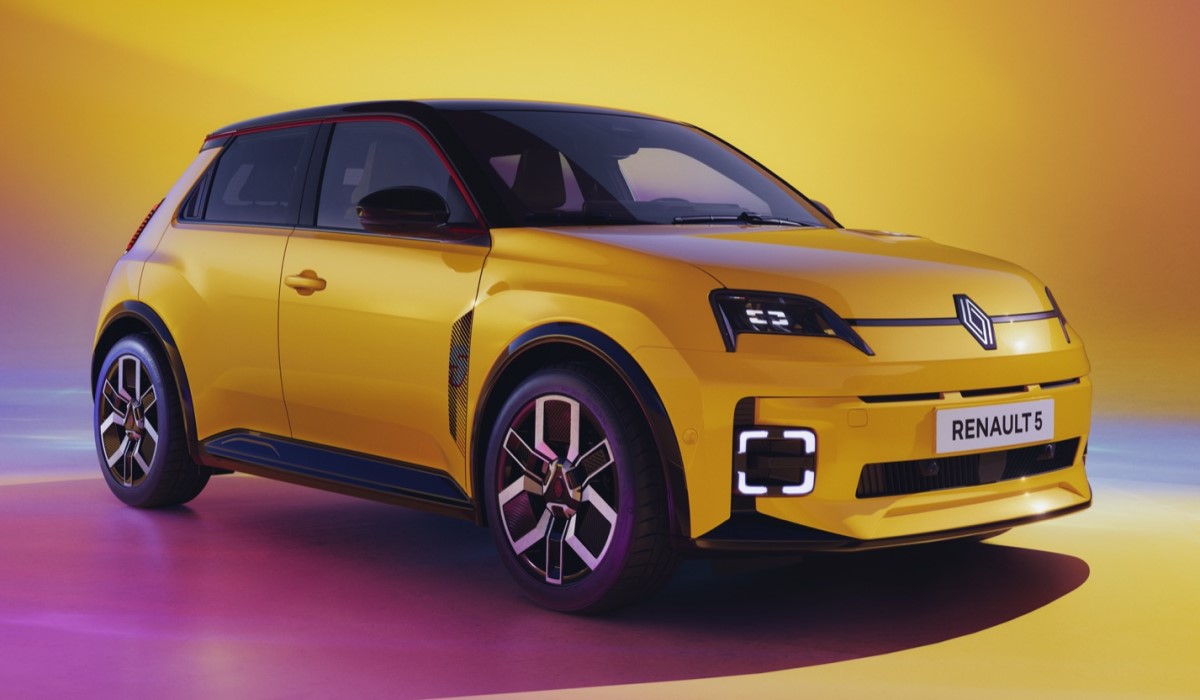 vs renault 5 etech 1200px