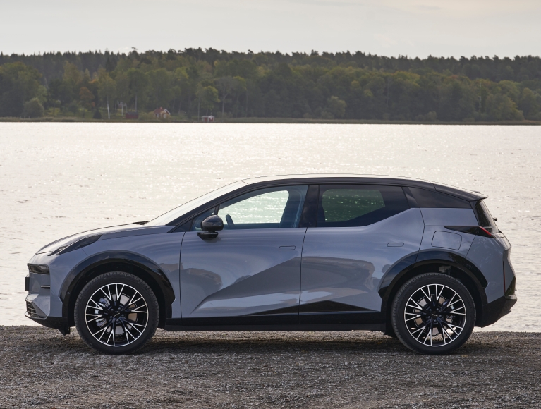 Zeekr X side profile