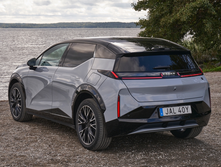 Zeekr X smart parking